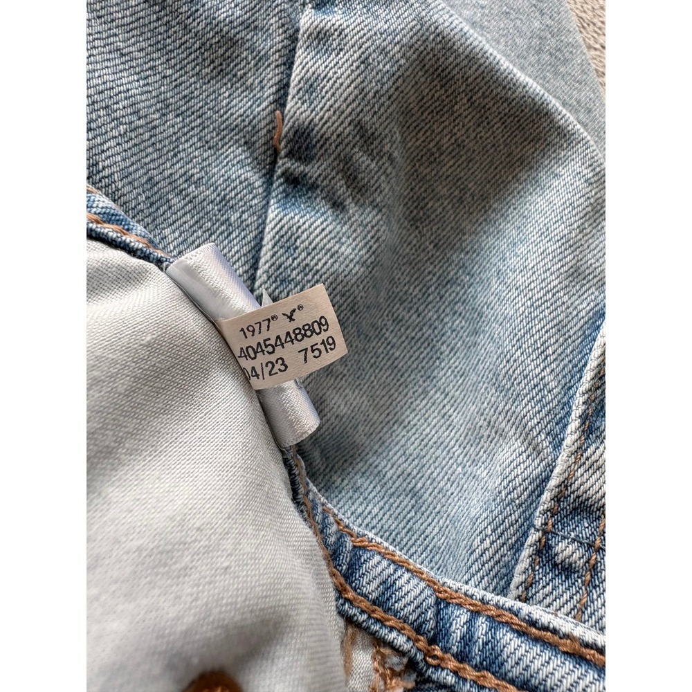 American Eagle Womens Denim Shorts 10 Light Blue Distressed Raw Hem Grunge 90s - Picture 14 of 15